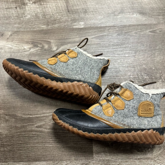 SOREL Out N’ About Boots Size 8 - Picture 5 of 9